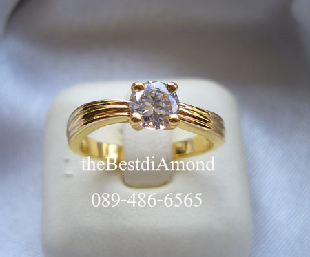 BR955+++แหวนเพชรเม็ดเดี่ยวขนาด 40 สต(4.8มม)+++เรียบ หรูหรา ดูดีมีระดับ ใส่แทนแหวนแต่งงานได้เลย เพชรเล่นไฟดีมากๆๆ