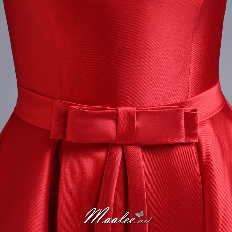 พร้อมเช่า ชุดราตรียาว แบบปาดไหล่ ผ้าไหมดัชเชส แต่งโบว์ช่วงเอว สีแดง (เชือกผูกหลัง)
