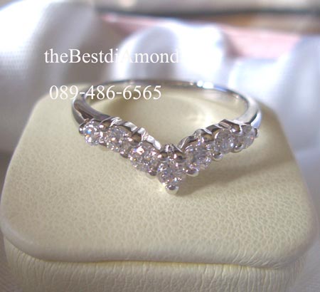 BR953RD+++แหวนแถว ทรงปีกนก+++ สวย เก๋ มากๆๆ ดีไซน์ปีกนก หยักนิดๆ เพชรสวยสุดๆๆ วิ๊งๆ เล่นไฟมากๆๆ ฝังแบบหนามเตย ใส่สวยทุกนิ้วเลยค่ะ