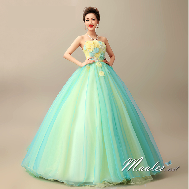 พร้อมเช่า ชุดแฟนซี ชุดราตรียาว เกาะอก แต่งดอกไม้ช่วงบน กระโปรงพองสวย