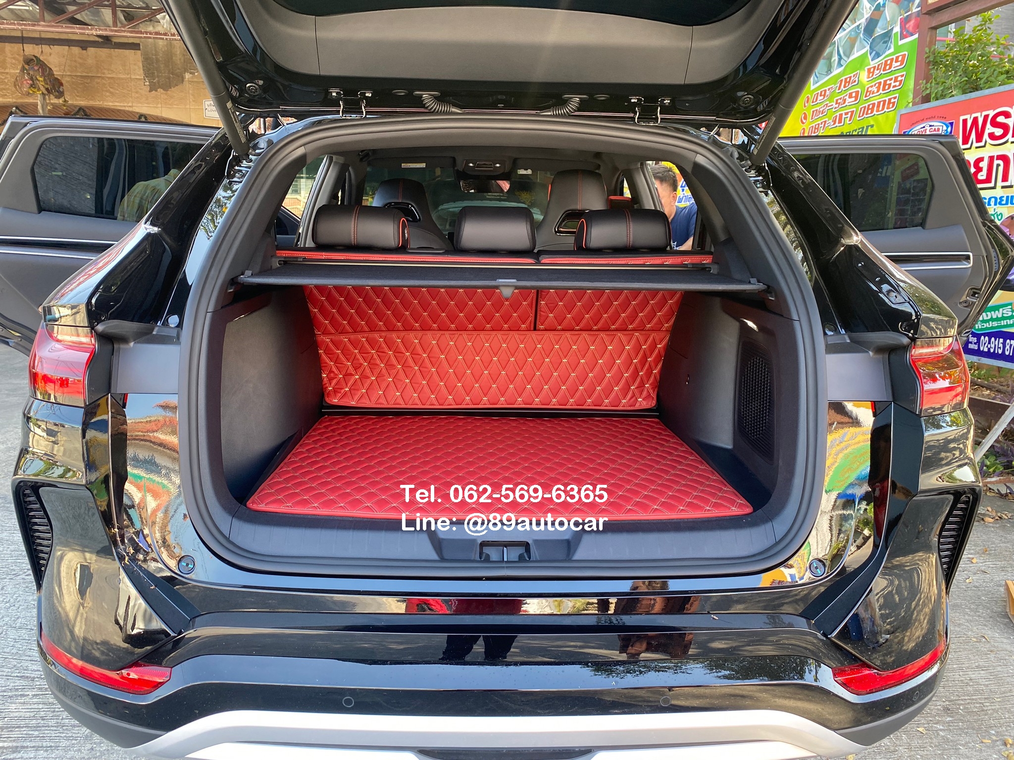 พรมรถยนต์ BYD Sealion6 ปูพรม7D สีแดงไวน์ ด้ายคู่ เสริมไวนิลดักฝุ่นสีครีม เต็มคัน