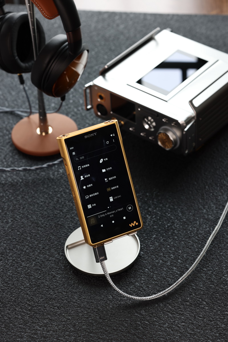 DD HS110 ขาตั้งเดสก์ท็อปไฮไฟ สำหรับ มือถือ เครื่องเล่นพกพา iPad หรืออุปกรณ์ถอดรหัส