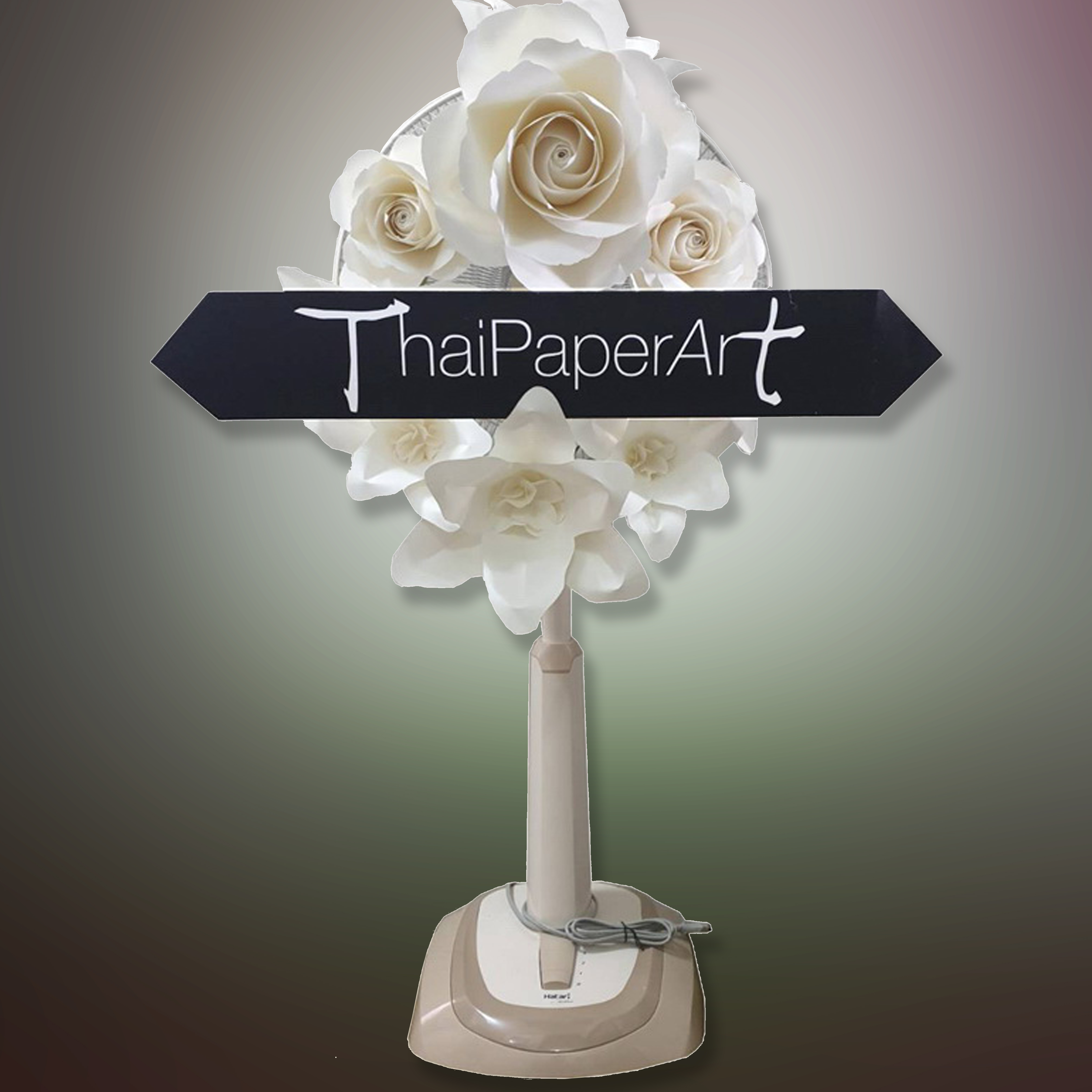 พวงหรีดพัดลมฮาตาริ - ดอกไม้กระดาษขาว | พัดลม ขนาด16,18 นิ้ว | ส่งฟรีเฉพาะพื้นที่กรุงเทพฯ-ปริมณฑล