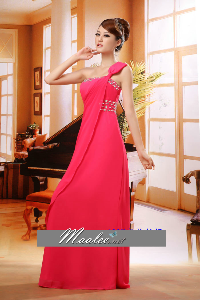 พร้อมส่ง ชุดราตรียาว ไหล่เดียว แบบสวย สีชมพู ช่วยพรางหน้าท้อง ปักเลื่อมช่วงรอบคอเสื้อและเอว