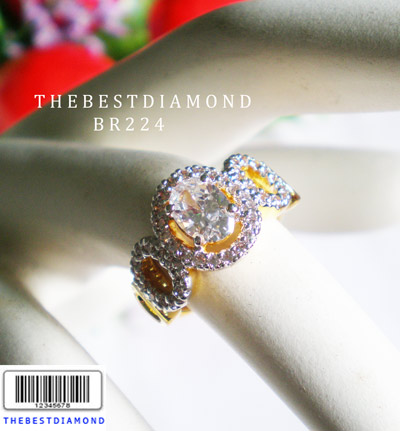 BR224+++แหวนเพชรล้อมรูปไข่ สวยมั่กๆๆ ++แบบทันสมัย ดูดี intrend มากๆๆ แบบออกมาจากร้านจิวเวลลี่เลย เพชรสวยวิ๊งๆ ดูไฮโซ สวยสุดๆ รับประกันความเหมือนจริง