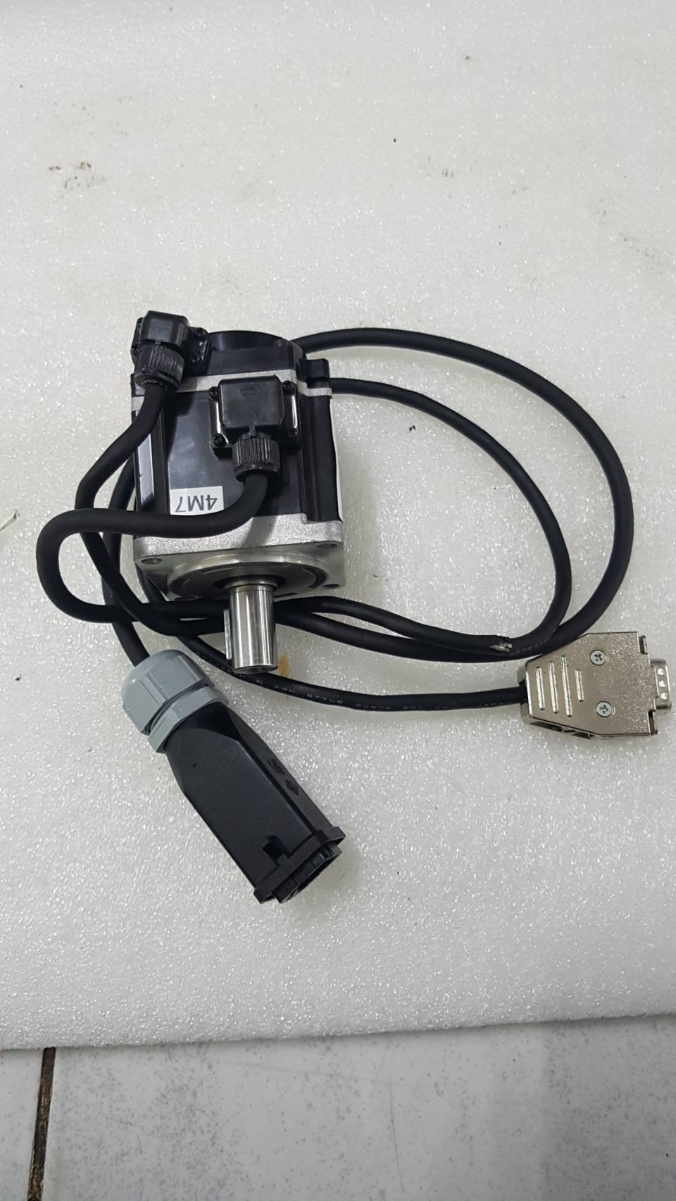 R2AA06020FXH11M SERVO MOTOR " SANYO DENKI "