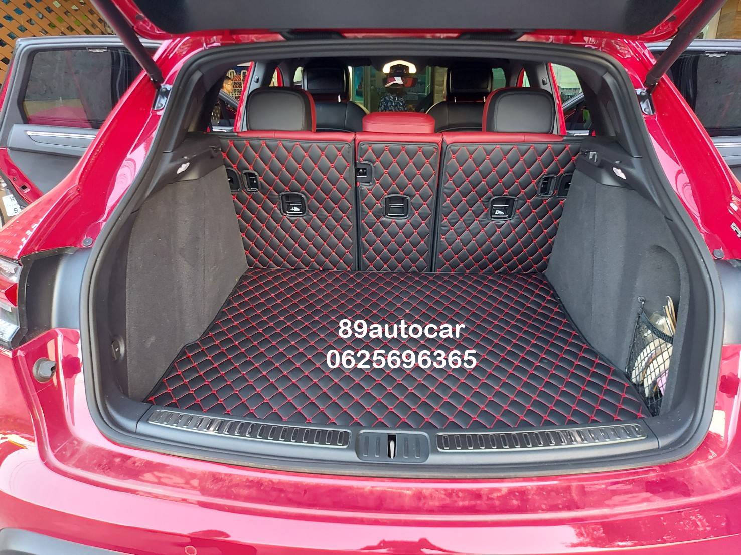 พรมรถยนต์ Porsche Macan 2022 สีดำด้ายแดง + พรมไวนิลดักฝุ่นสีดำ เข้ารูป