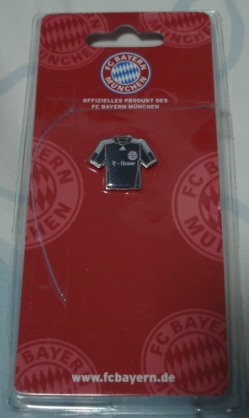 เข็มกลัด ฟุตบอล สโมสรบาเยิร์น มิวนิค - AWAY KIT 2008/09 ใหม่ / BAYERN MUNICH Football Club Pin - AWAY KIT 2008/09 NEW