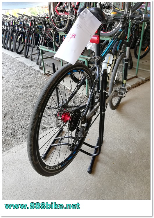 ที่จอดจักรยานแบบสอดล้อ Bicycle stand, E-HS-013 แบบมีเกี่ยวข้าง