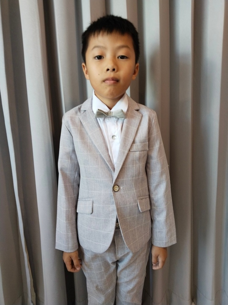 พร้อมเช่า ชุดสูทเด็กชาย สีเทาอ่อน 2 กระดุม ลายตาราง **พร้อมเช่าไซส์ 110, 130,140,150,160,170**