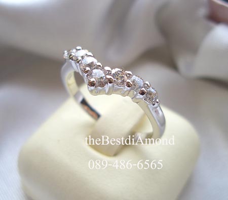 BR953RD+++แหวนแถว ทรงปีกนก+++ สวย เก๋ มากๆๆ ดีไซน์ปีกนก หยักนิดๆ เพชรสวยสุดๆๆ วิ๊งๆ เล่นไฟมากๆๆ ฝังแบบหนามเตย ใส่สวยทุกนิ้วเลยค่ะ