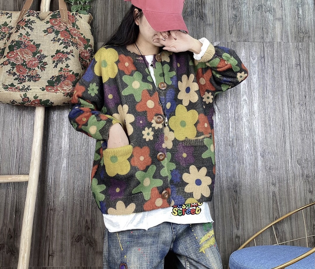 เสื้อคลุมไหมพรมนุ่มลายดอกไม้