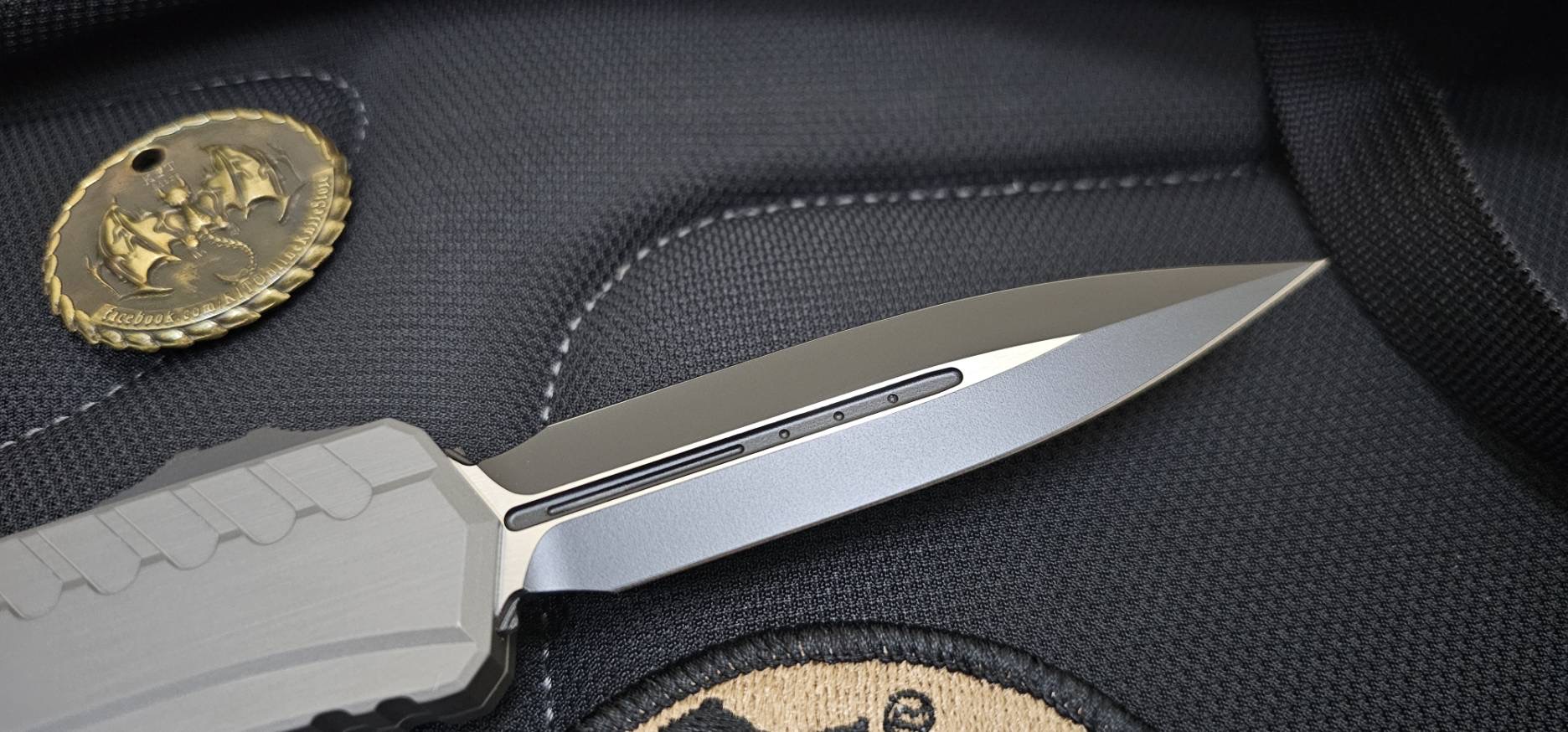 Microtech Cypher II D/E - Natural Clear Handle - Black Blade