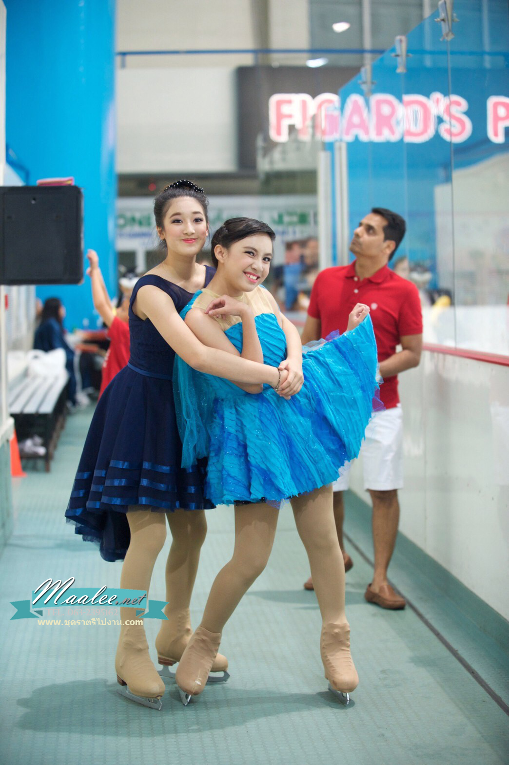 พร้อมเช่า ชุดราตรีแขนกุด หน้าสั้นหลังยาว สีกรมท่า แบบหน้าสั้น/หลังยาว สวยเก๋ กระโปรงตาข่าย (เชือกผูกหลัง)