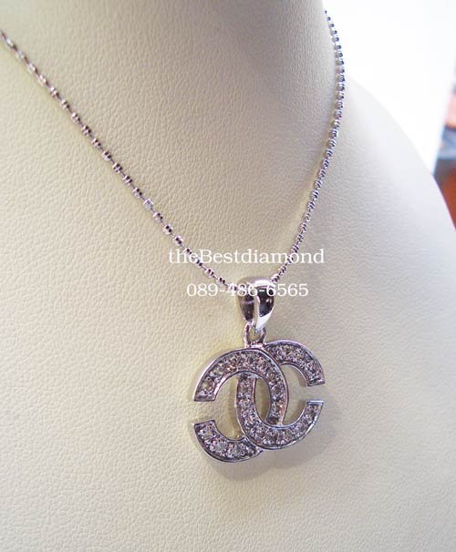 สินค้าหมด+BP423RD+++จี้chanelแสนสวยขนาดใหญ่+++ สุดฮิตกับเครื่องหมายchanel งานสวยมาก ดูดีมากๆเลยค่ะใส่แล้วไฮโซมั่กมากๆ ไม่ล้าสมัยเลยค่ะ ไม่ควรพลาดนะคะ