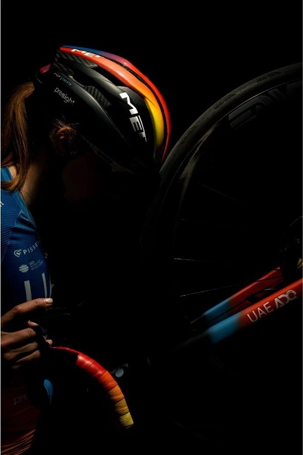 หมวกจักรยานอิตาลี MET Trenta 3K Carbon MIPS Team ADQ Edition ลายทีม ADQ UAE ไซส์ S 52-56 NEW2024