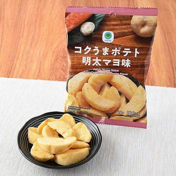 Family Mart Mentaiko Potato Wedge Snack Spicy Cod Roe & Mayonaise Flavor 42g มันฝรั่งใส่กับไข่ปลาเมนไทโกะ