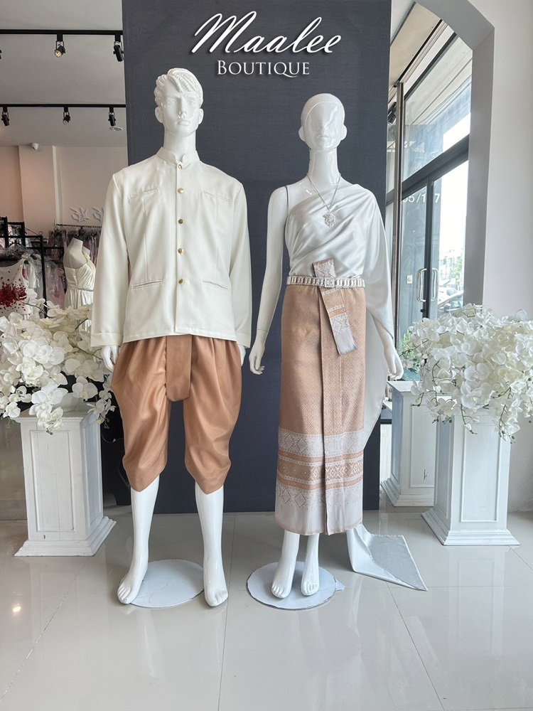 เช่า ชุดไทย ชุดเพื่อนเจ้าสาว ชุดไทยผ้าถุงสีเทาชาเงิน สไบสีเทาเงิน