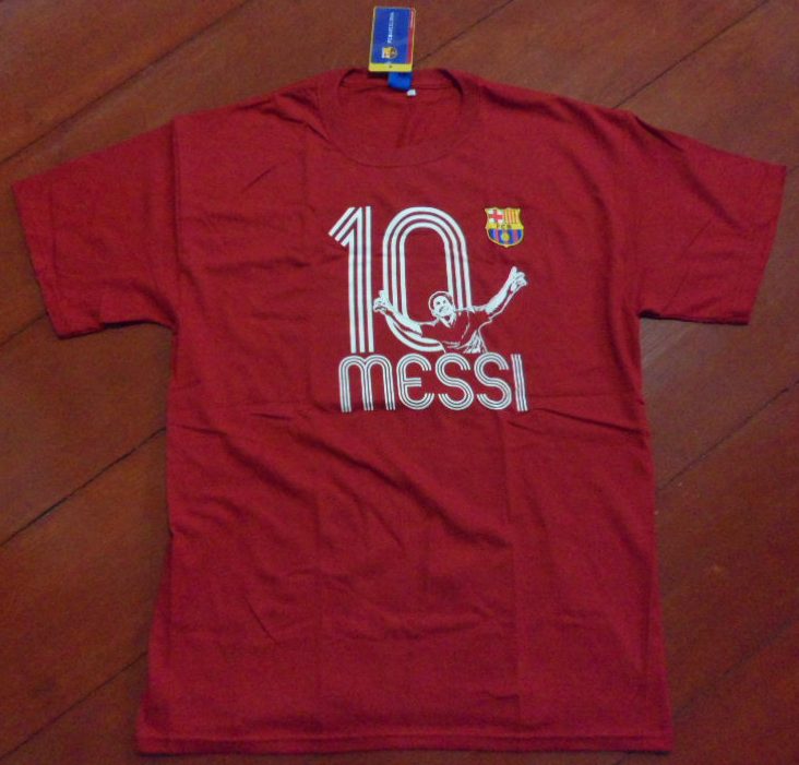 เสื้อที-เชิ๊ต (เสื้อยืดคอกลม) ฟุตบอล ทีมสโมสรบาร์เซโลน่า ชุดที่ระลึก #10 MESSI ใหม่ L-Size / BARCELONA Football T-Shirt Souvenir Kit #10 MESSI Jersey NEW L-Size