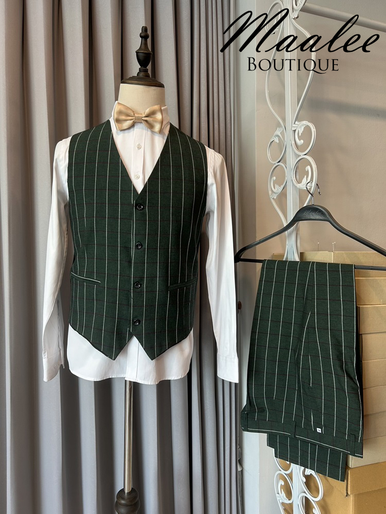 พร้อมเช่า ชุดสูทชาย สีเขียว ลายทางเก๋ๆ (พร้อมเสื้อกั๊ก)