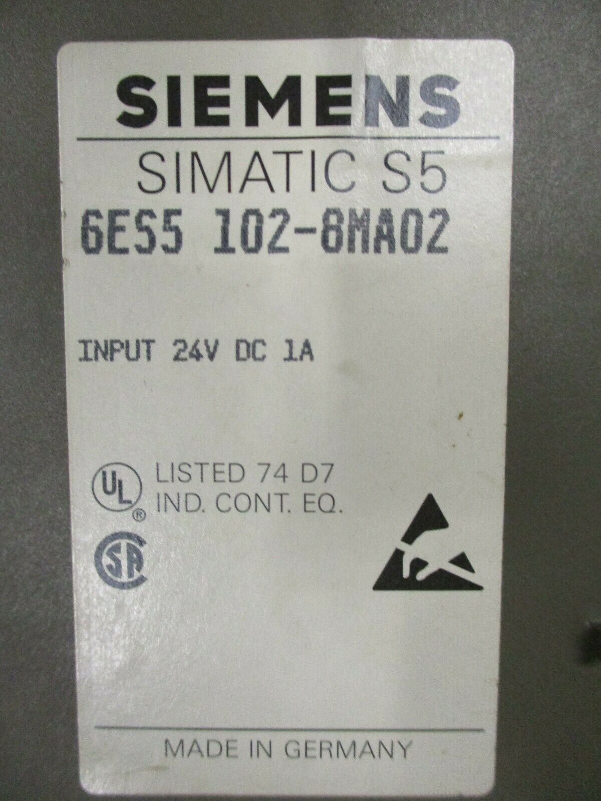 PLC " SIEMENS " รุ่น 6ES5 100-8MA02