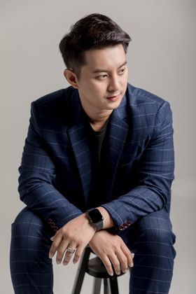 พร้อมเช่า ชุดสูทชาย สีน้ำเงิน ลายตาราง ทรงเข้ารูป สไตล์เกาหลี พร้อมเสื้อกั๊ก