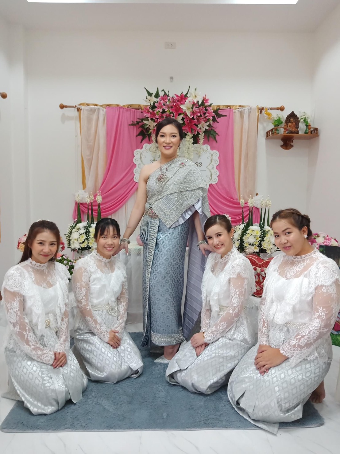 เช่า ชุดไทย ชุดเพื่อนเจ้าสาว เสื้อลูกไม้ ร.5