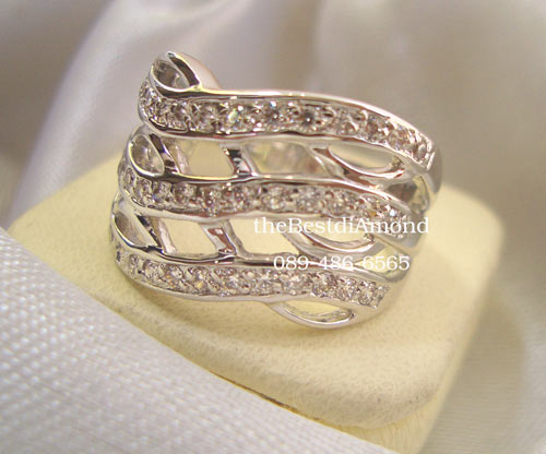 BR617RD+++แหวนแถวPerfect 3 แถวแบบคลื่น+++สุดสวย Modern ดูดีมากๆๆ เพชรก็วิบๆ แบบจากร้านจิว เลยค่ะ ดูหรู มีรสนิยมมากๆๆ แต่ไม่เวอร์เกินไป ใส่ได้ทุกโอกาส