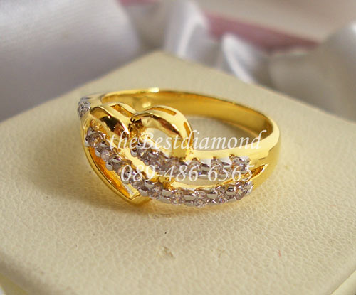 BR707+++แหวนหัวใจ สอดรัก +++แหวนน่ารักๆๆ กรอบเป็นรูปหัวใจ ทำเก๋ ด้วยเส้นเพชร 2 เส้น คล้องเข้าไป งานน่ารัก ดีไซน์สวย ใส่ติดนิ้วได้เลย ไม่เวอร์ แต่ดูดี