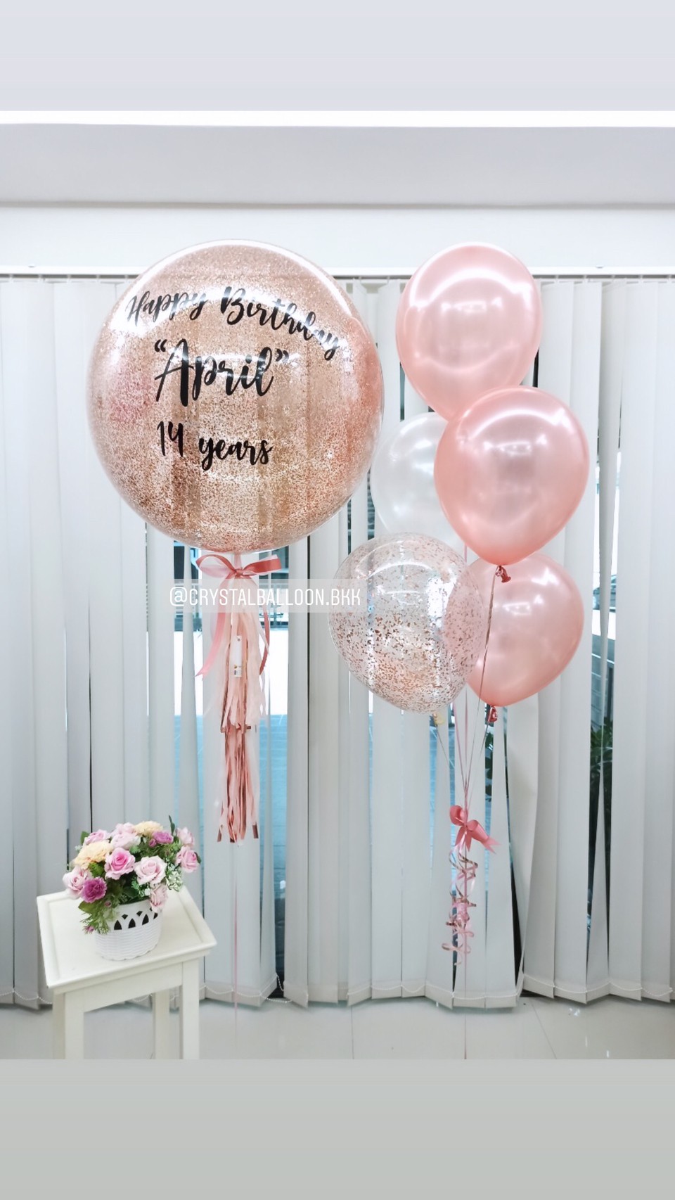 ลูกโป่ง วันเกิด Bubble ขนาด 24" สีโรสโกล พร้อม ช่อลูกโป่ง ช่อ 5 ลูก 1 ช่อ พร้อมตกเเต่ง สามารถเปลี่ยนสีลูกโป่ง/เปลี่ยนข้อความ/เปลี่ยนขนาดได้