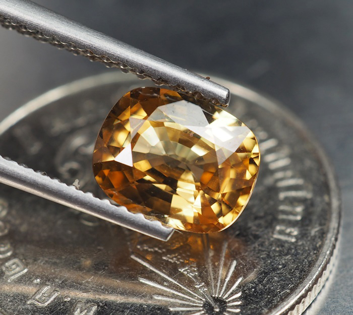 เพทายกัมพูชา 1.92 กะรัตทรงสวย