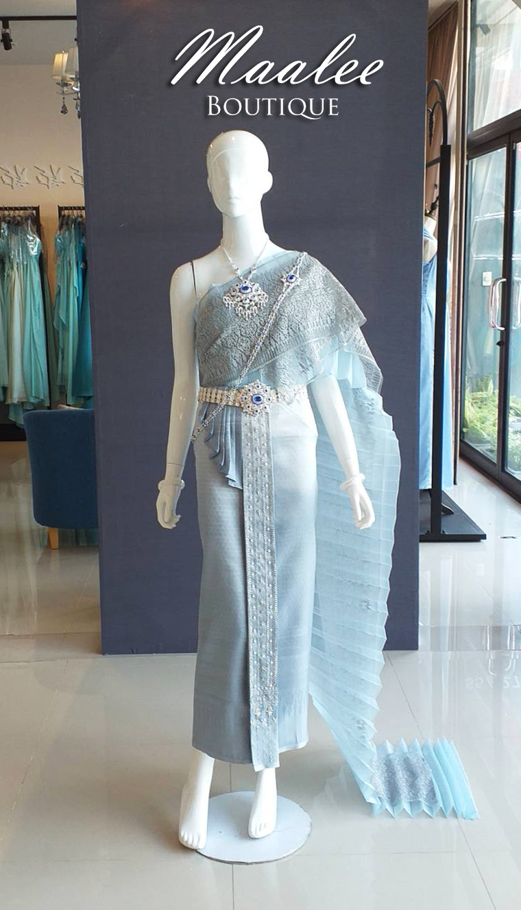 พร้อมเช่า ชุดแต่งงานไทยประยุกต์ ชุดหมั้นไทย สีเทาฟ้า เสื้อสูทสากล