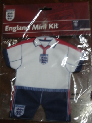 มินิคิต ชุดเสื้อติดกระจก ฟุตบอล ทีมชาติอังกฤษ - HOME KIT ยูโร 2004 ใหม่ / ENGLAND National Football Team Mini Kit - HOME KIT EURO 2004 NEW