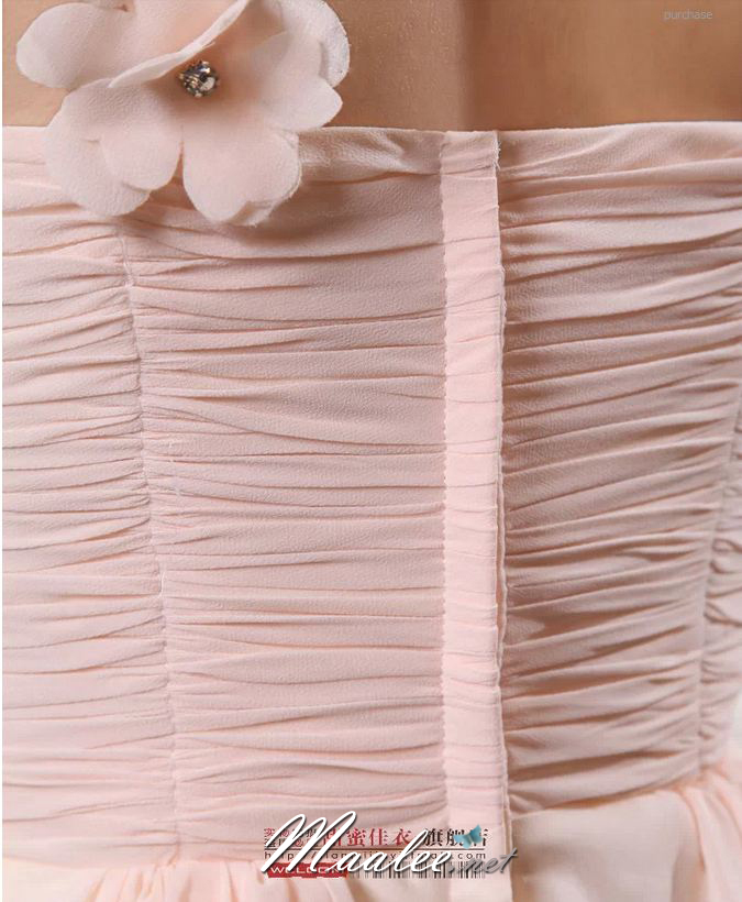 พร้อมส่ง ชุดราตรียาว ไหล่เดียว สีครีม Champagne คอเว้าหัวใจ แต่งช่อดอกไม้สวยยาวจากไหล่ถึงเอว