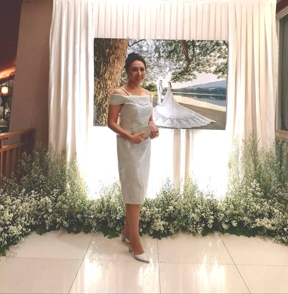 พร้อมเช่า ราตรีสั้น ชุดเดรส ชุดออกงาน เนื้อผ้า glitter ชิมเมอร์ อกพับหัวใจสองชั้น สีเงิน