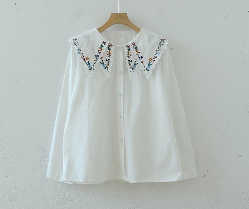 เสื้อผ้าฝายแต่งปกลายปัก