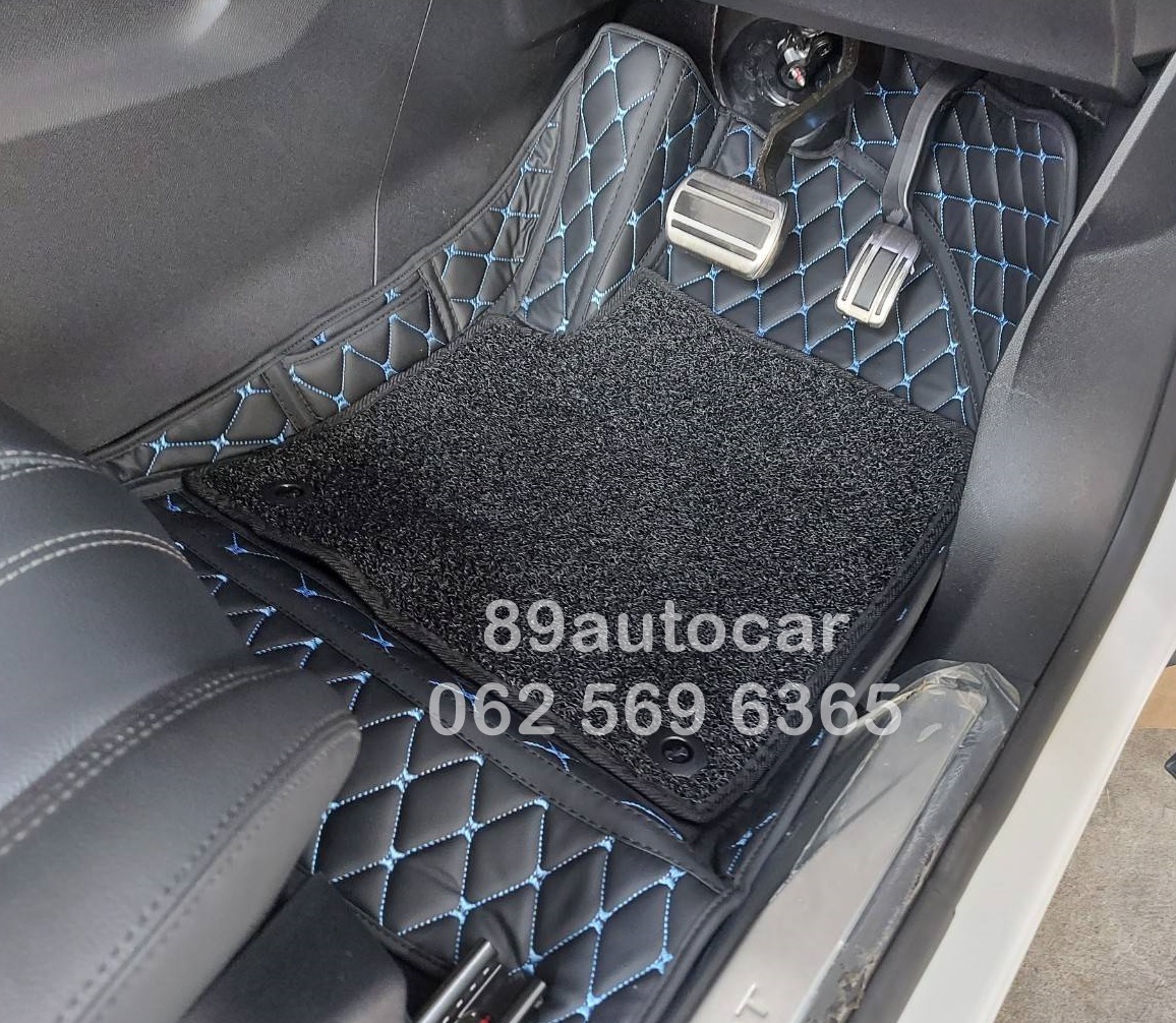 สั่งพรมรถยนต์ Peugeot 5008 ปูพรม7D สีดำด้ายฟ้า + ไวนิลดำ 2 แถว