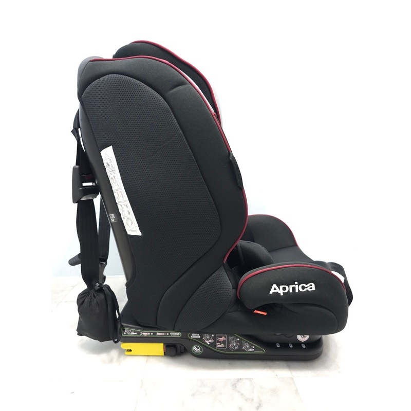 Aprica รุ่น Formfit ติดตั้งระบบ ISOFIX สำหรับเด็กอายุ 1 ถึง 10 ปี