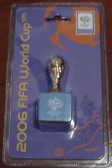 โมเดลถ้วยรางวัลฟุตบอล การแข่งขันฟุตบอลโลก - FIFA WORLD CUP 3D TROPHY, เยอรมนี 2006 ใหม่ / WORLD CUP International Football Tournament Football Trophy Model - FIFA WORLD CUP 3D TROPHY, GERMANY 2006 NEW