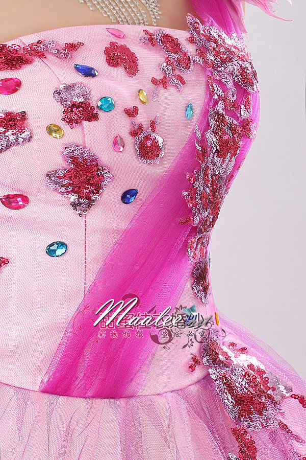 พร้อมเช่า ชุดแฟนซี ชุดราตรียาว ไหล่เฉียง สีชมพูหวาน ปักเลื่อมสีอัญมณี