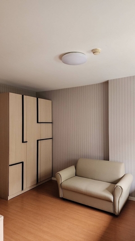 ให้เช่าคอนโด ลุมพินี ทาวน์ชิป รังสิต-คลอง1 ตึกA2 ห้อง 21 ตร.ม.เฟอร์ครบ พร้อมอยู่ได้เลย