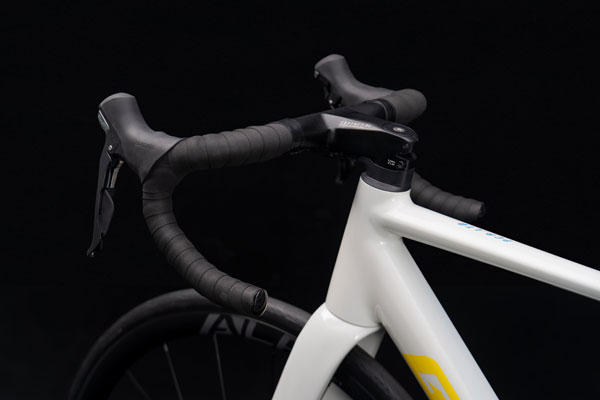 จักรยานเสือหมอบ GIANT PCR LTD 2 ปี 2026 | Shimano Tiagra 2×10 สปีด | ดิสก์เบรกไฮดรอลิก | 8.9 กก.