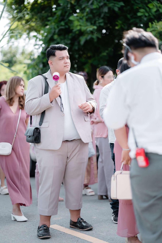 พร้อมเช่า ชุดสูทชาย คลาสิก สูทตัด ไม่มีเสื้อกั๊ก (พลัสไซส์)