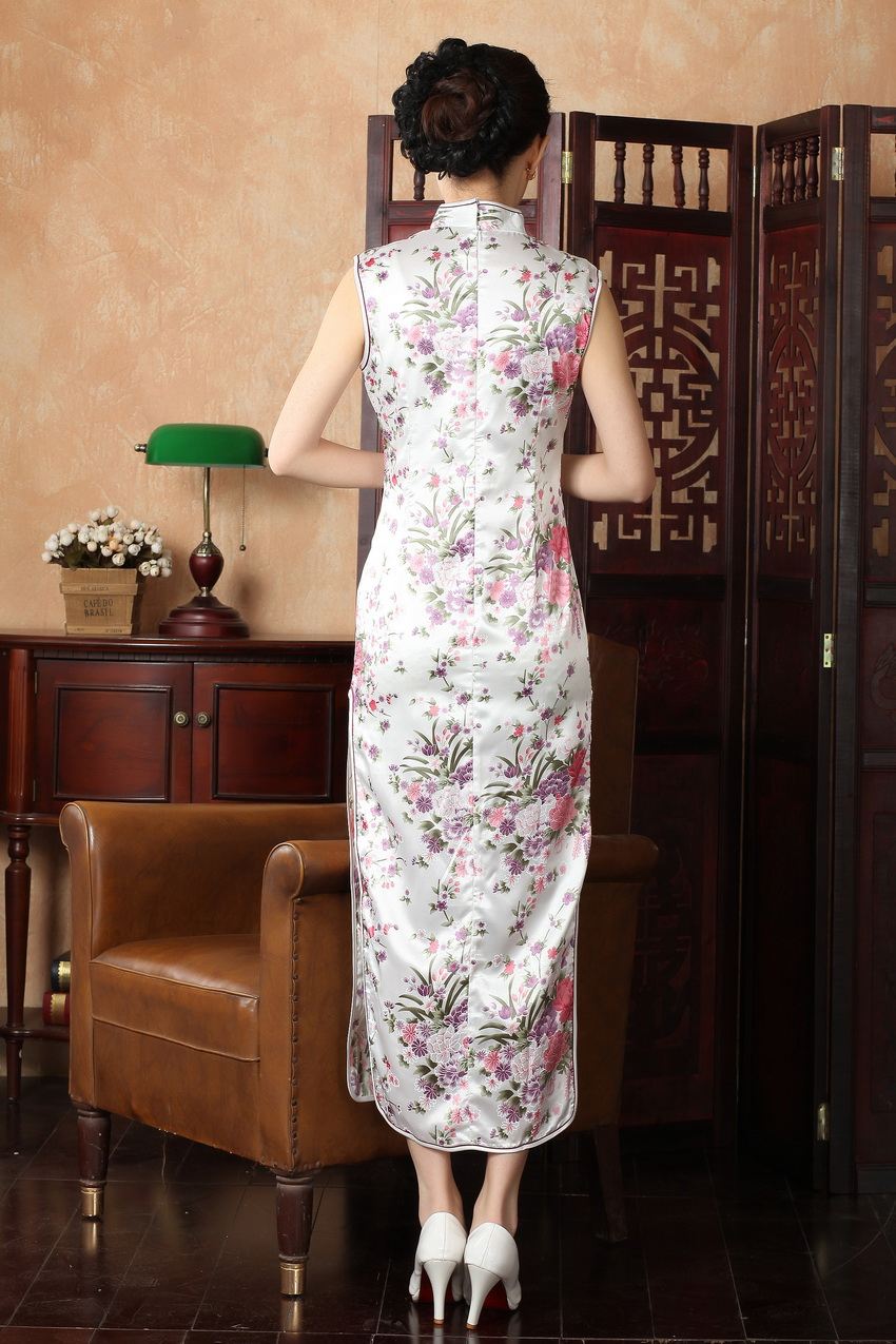 Pre-order กี่เพ้า ผ้าแพร สีขาว พิมพ์ลายดอกไม้ ตัดเย็บอย่างดี