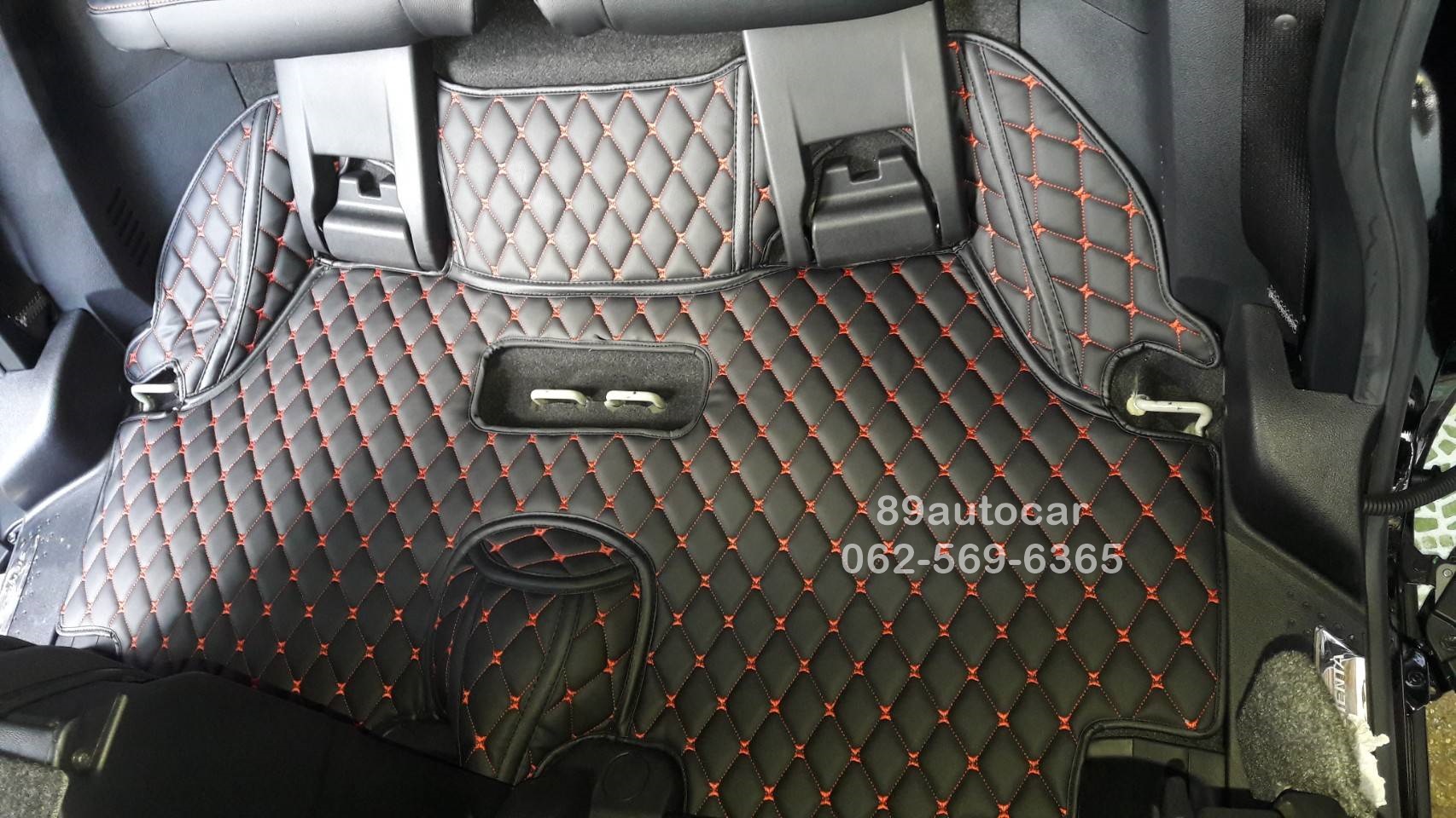 โรงงานผลิตพรมรถยนต์ Toyota Sienta 2021 ปูพรมหกดี สีดำด้ายแดง + พรมดักฝุ่นสีดำ เข้ารูป
