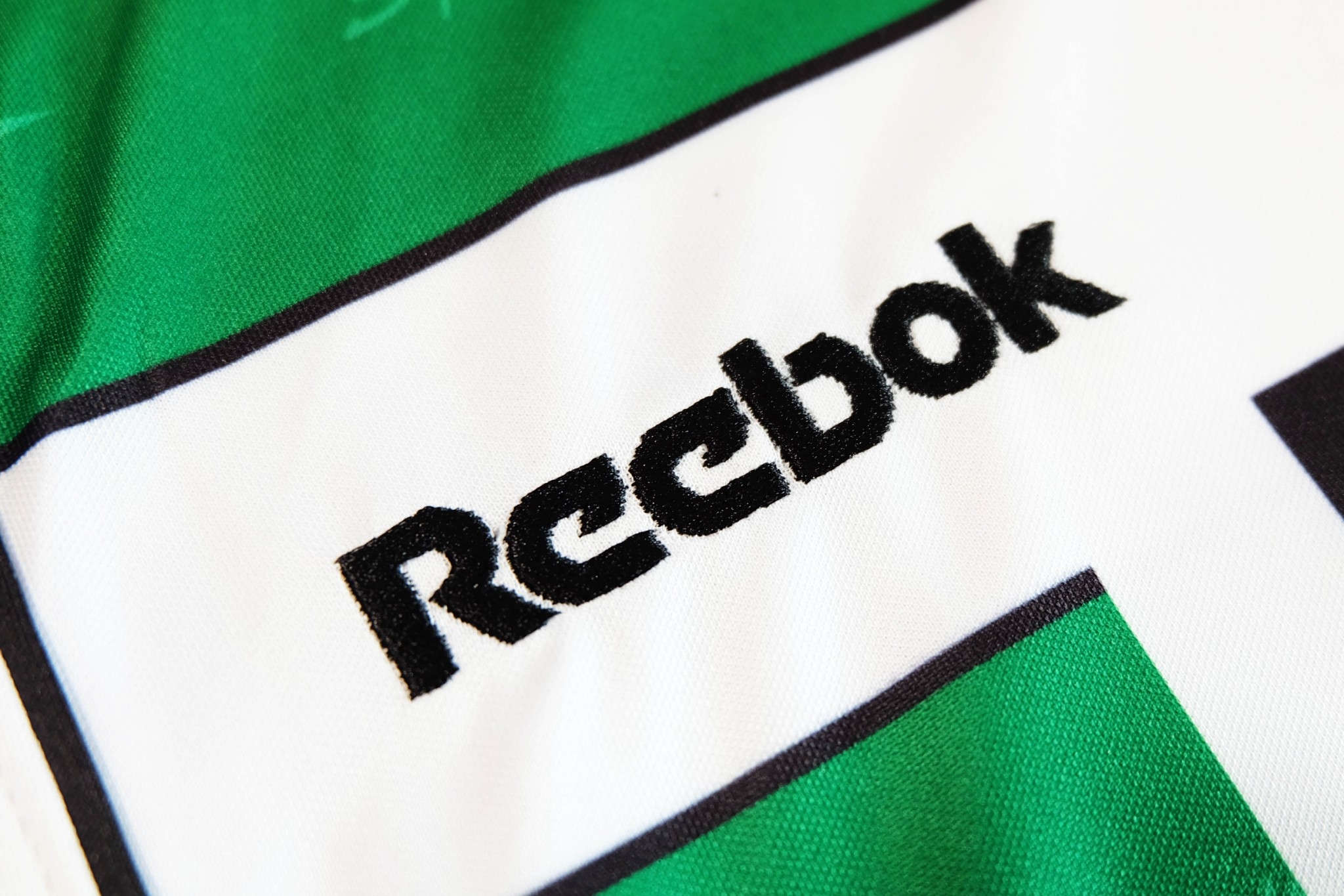 Sporting Lisbon 2000-01 Home Vintage Jersey เสื้อฟุตบอลสปอร์ติ้ง ลิสบอน ย้อนยุค