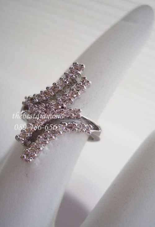 BR612RD+++แหวนเพชร 4 lines style +++ แหวนเพชร cz ดีไซน์ 4 แถวโค้งนิดๆ modern หรูหรา ไฮโซ สุดๆ เพชรแวววาวมากๆๆ เริ่ดออกเปรี้ยวเฉี่ยวนิดๆ