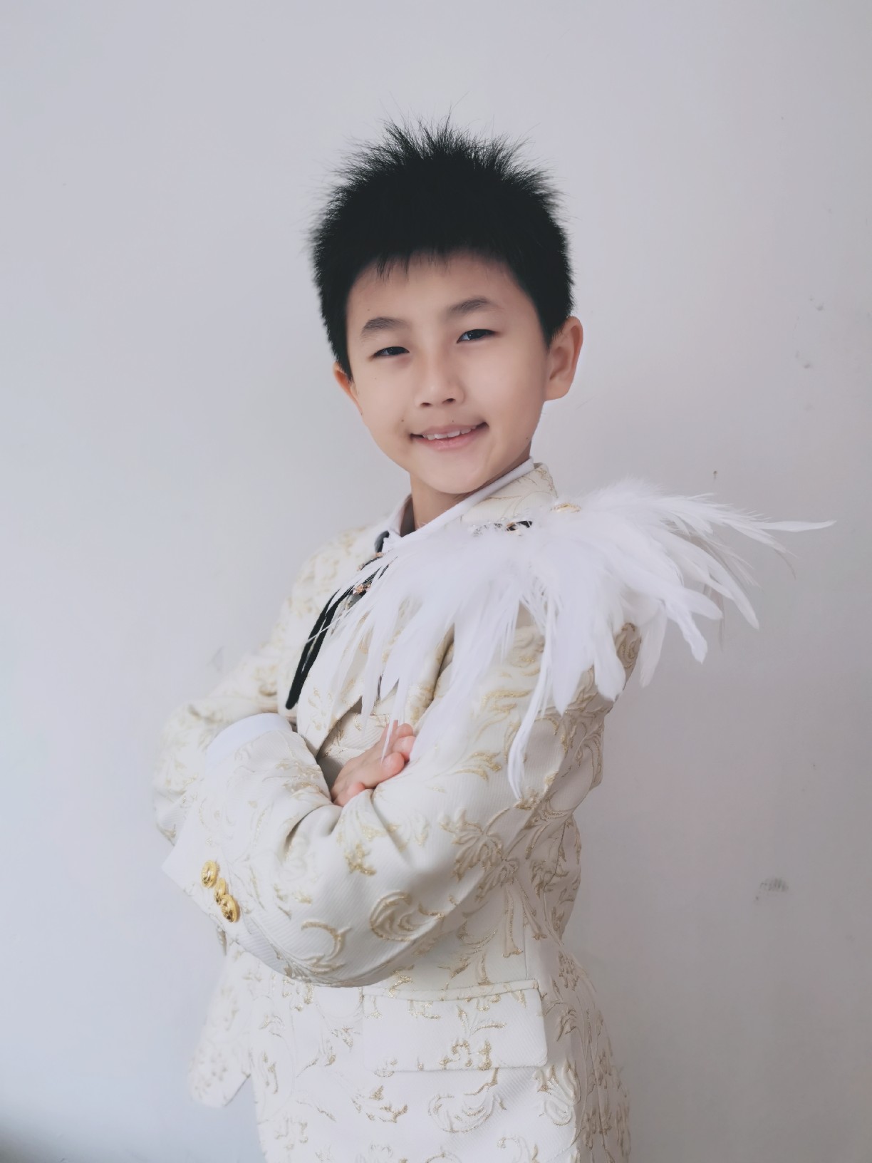 Pre-order ชุดสูทเด็กชาย สีขาวครีม ทอลายสามมิติ