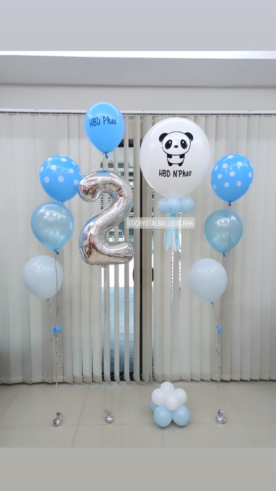 ลูกโป่ง วันเกิดเด็ก Theme Panda ลูกโป่งยาง ขนาด 24" สีขาว พร้อม ช่อลูกโป่ง ช่อ 3 ลูก 2 ช่อ พร้อม ฟอยล์ตัวเลข ขนาด 40" 1 ชิ้น พร้อมตกเเต่ง สามารถเปลี่ยนสีลูกโป่ง/เปลี่ยนข้อความ/เปลี่ยนขนาด/เปลี่ยนสี-ฟอยล์ตัวเลขได้