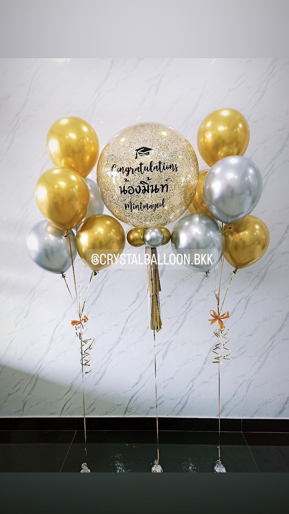 ลูกโป่ง รับปริญญา Bubble ขนาด 24" Theme เงิน-ทอง พร้อมตกแต่ง ช่อลูกโป่งโครเมี่ยม 5 ลูก 2 ช่อ,ลูกโป่งใส ใส่กลิตเตอร์ พร้อมตกแต่ง สามารถเปลี่ยนสีลูกโป่ง/เปลี่ยนข้อความ/เปลี่ยนขนาดได้